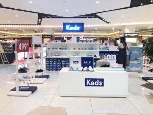 thiet-ke-quay-ke-trung-bay-truyen-thong