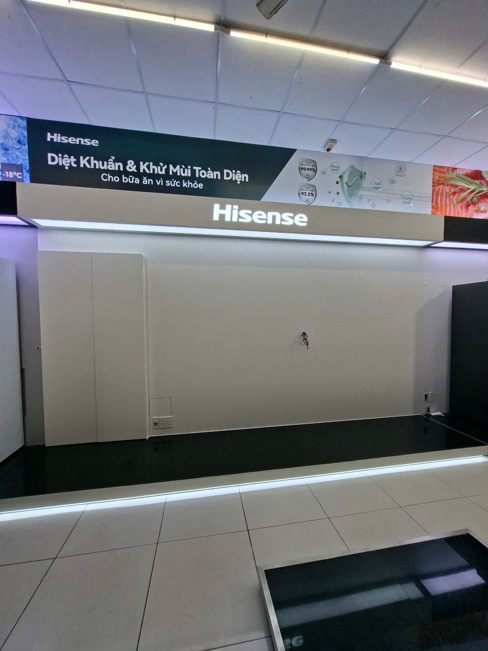 ke-trung-bay-tu-lanh