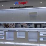 Kiến tạo không gian showroom tối ưu với kệ ốp vách trưng bày bếp Hoa Sơn